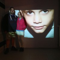 Maria Marshall,Don’t Let the T-Rex Get the Children, super 16mm, sans son, couleur, 2’en boucle, 1999. 