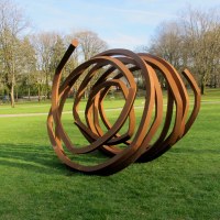 Deux lignes indéterminées, acier corten roulé, 265 x 322 x 305 cm, 2012