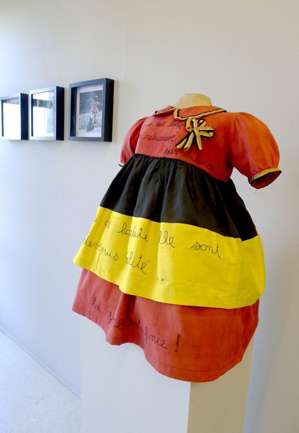 Petite robe de la Libération brodée