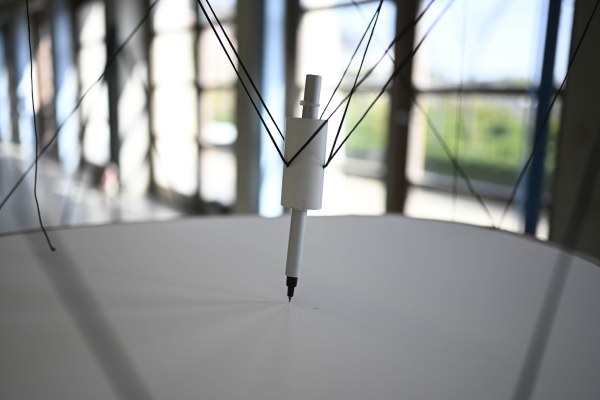 Installation, dimensions variables, bois papier coton arches, cordes, acier, pvc, plomb, 2020