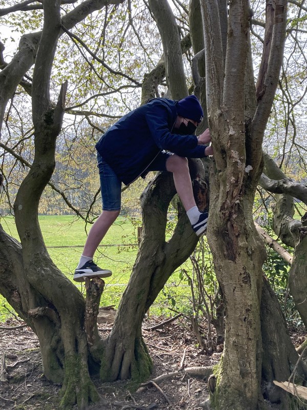 Emilien, photographie sur papier Blue Back, 120x90cm, 2021