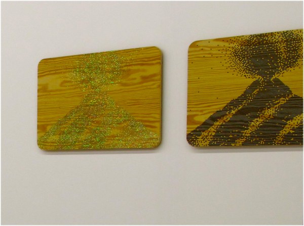 Self portrait as a volcano, motif vinyl sur bois, 60 x 60 cm (15 ex), 2010, (BeLa Editions)