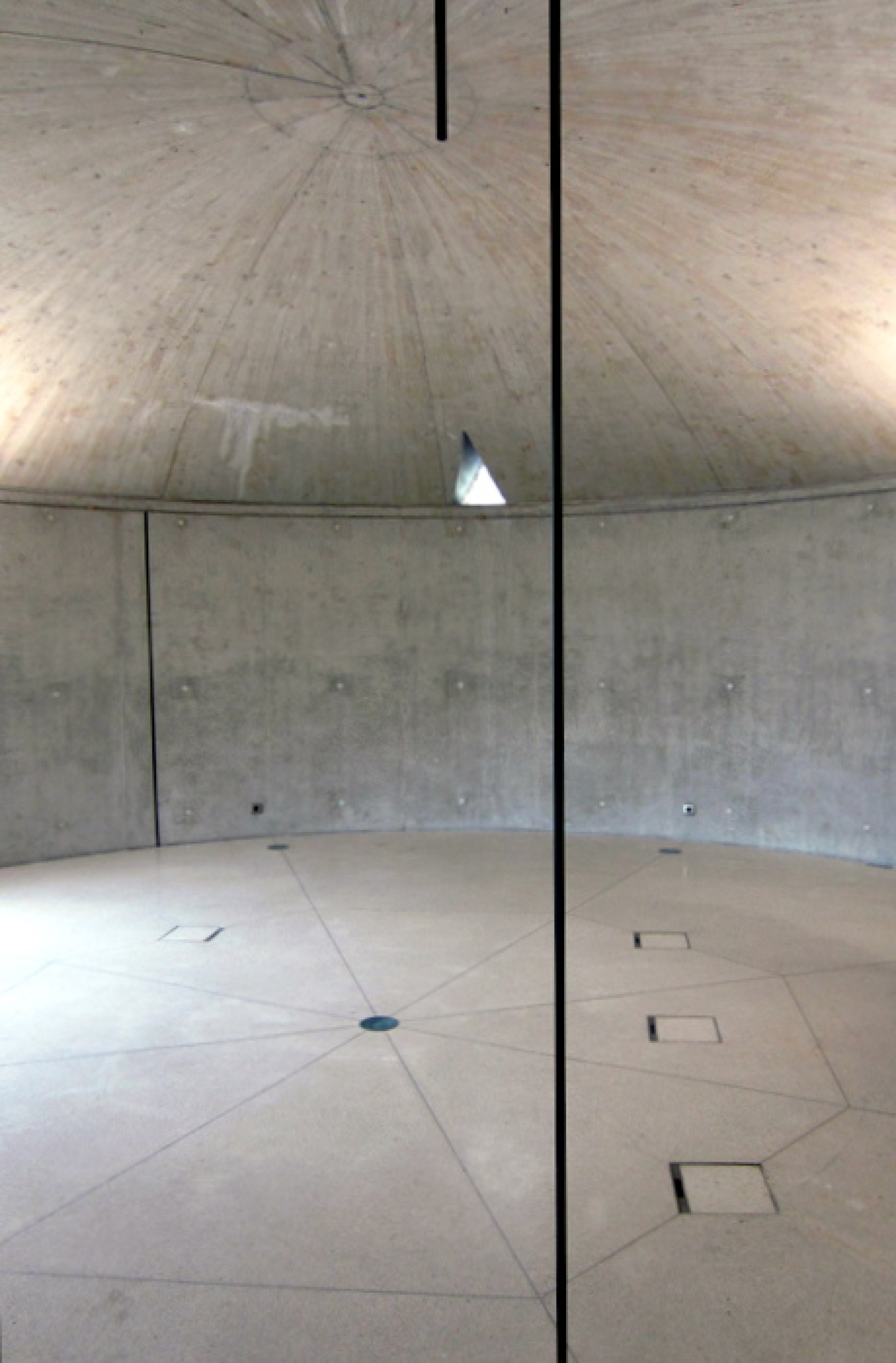 Peter Downsbrough, installation spécifique pour la rotonde, 2011